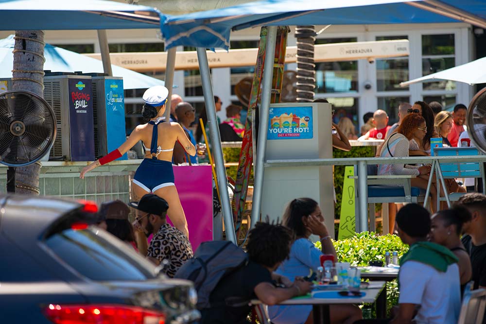 Discover Ocean Drive Miami Beachs Best Happy Hour Spots