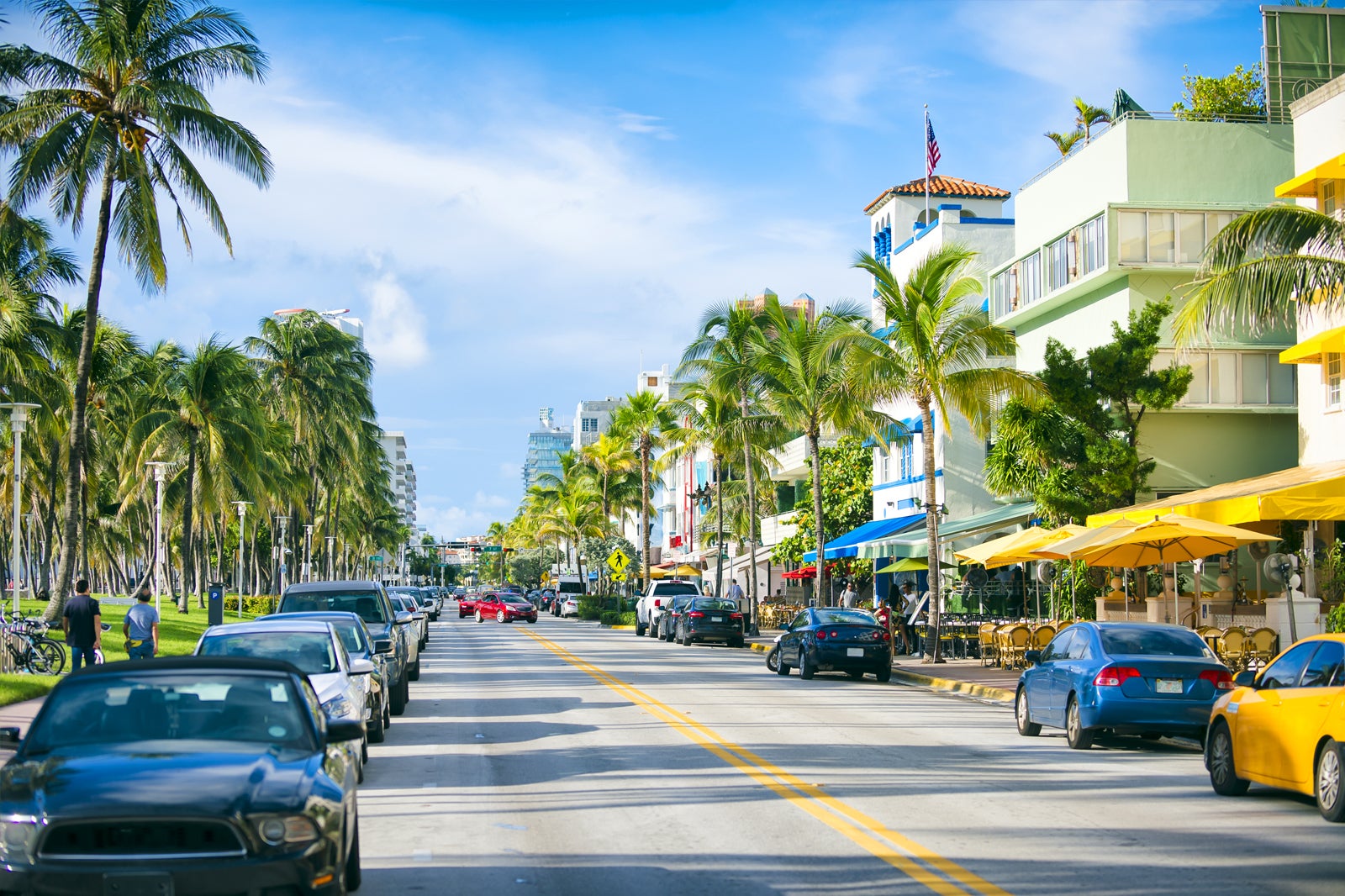 Exploring Ocean Drive: Miami Beachs Vibrant Street